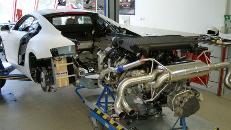 Ο κινητήρας του αντικαταστάθηκε από κάτι «μεγαλύτερο», από το αδερφάκι του RS6 C6 γενιάς twin turbo.