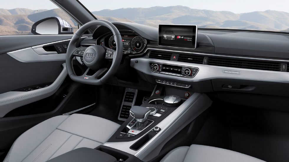 Το σύστημα infotainment MMI Navigation Plus με MMI touch και οθόνη 8,3 ιντσών, είναι τεχνολογίας Audi Connect και επιτρέπει σύνδεση LTEστο διαδίκτυο λειτουργώντας ως Wi-Fi hotspot.
