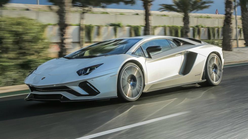 Με V12 και ηλεκτρικό μοτέρ η νέα Lamborghini Aventador