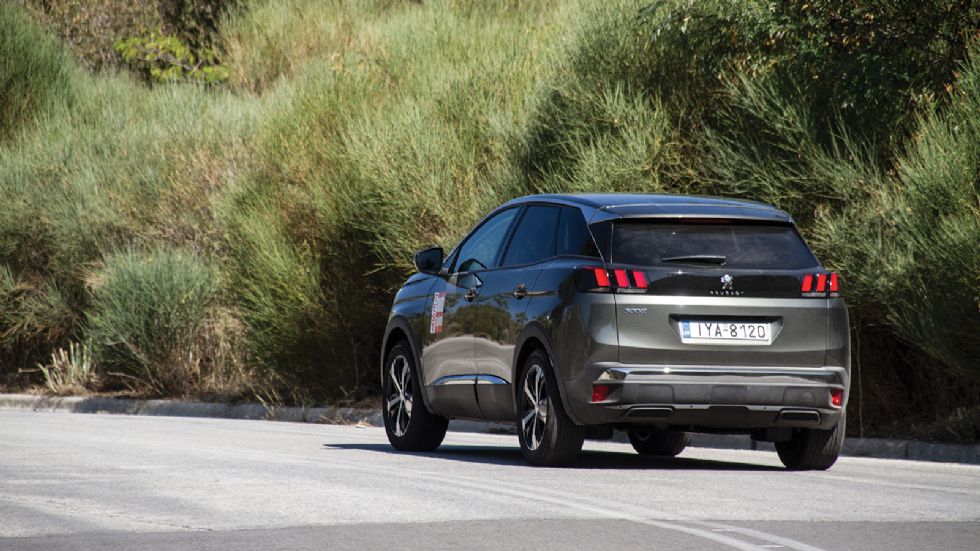 To Peugeot 3008 συνδυάζει αριστοτεχνικά την υψηλή ποιότητα κύλισης με τα δυναμικά χαρακτηριστικά οδήγησης. Μάλιστα, είναι πολύ ήσυχο στον αυτοκινητόδρομο.

