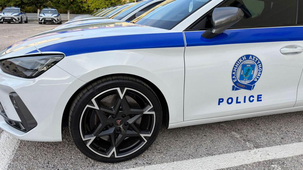 Περιπολικά CUPRA Leon VZ με 300 άλογα & Fiat 500e με αυτονομία 300+ χλμ. στην πόλη