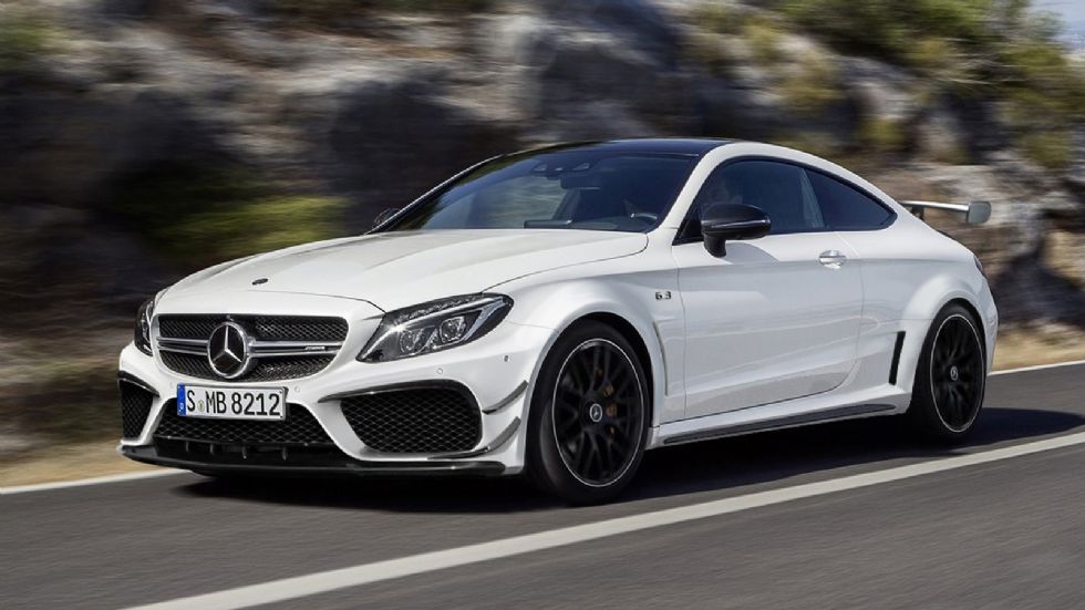 Στη νέα Mercedes-AMG C 63 Black Series (ψηφιακά επεξεργασμένη εικόνα της INDAV Design) ο 4λιτρος twin-turbo V8 κινητήρας προβλέπεται να πλησιάσει τους 600 ίππους.