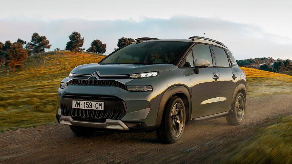 Με απόσταση από το έδαφος 180 χλστ. το Citroen C3 Aircross μπορεί να υπηρετήσει με αποτελεσματικότητα και off-road διαδρομές.