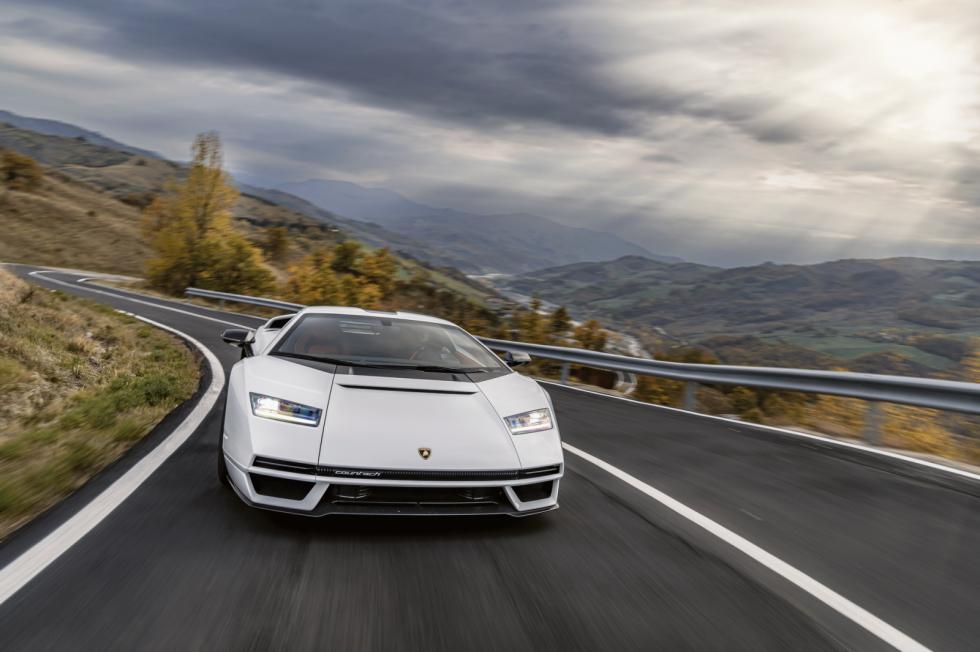 Με εκλεκτή παρέα η πρώτη εξόρμηση της νέας Lamborghini Countach