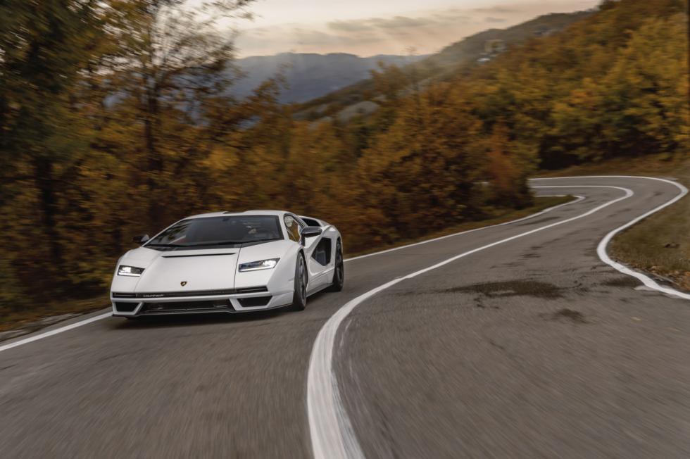 Με εκλεκτή παρέα η πρώτη εξόρμηση της νέας Lamborghini Countach