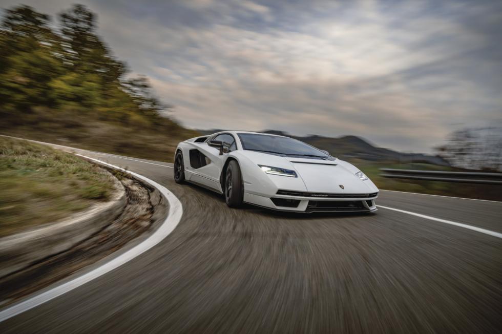 Με εκλεκτή παρέα η πρώτη εξόρμηση της νέας Lamborghini Countach
