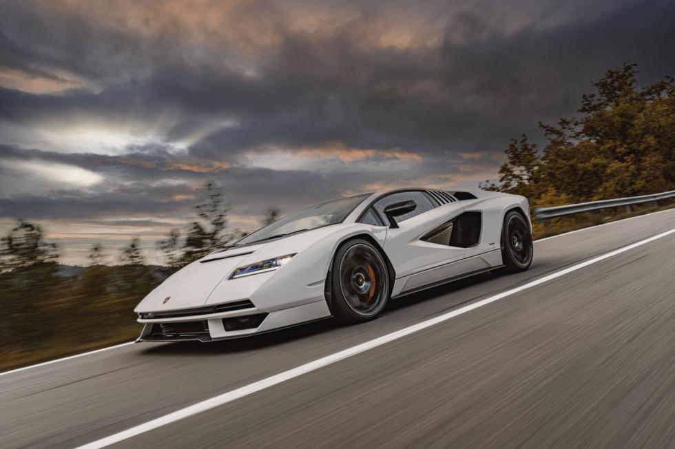 Με εκλεκτή παρέα η πρώτη εξόρμηση της νέας Lamborghini Countach