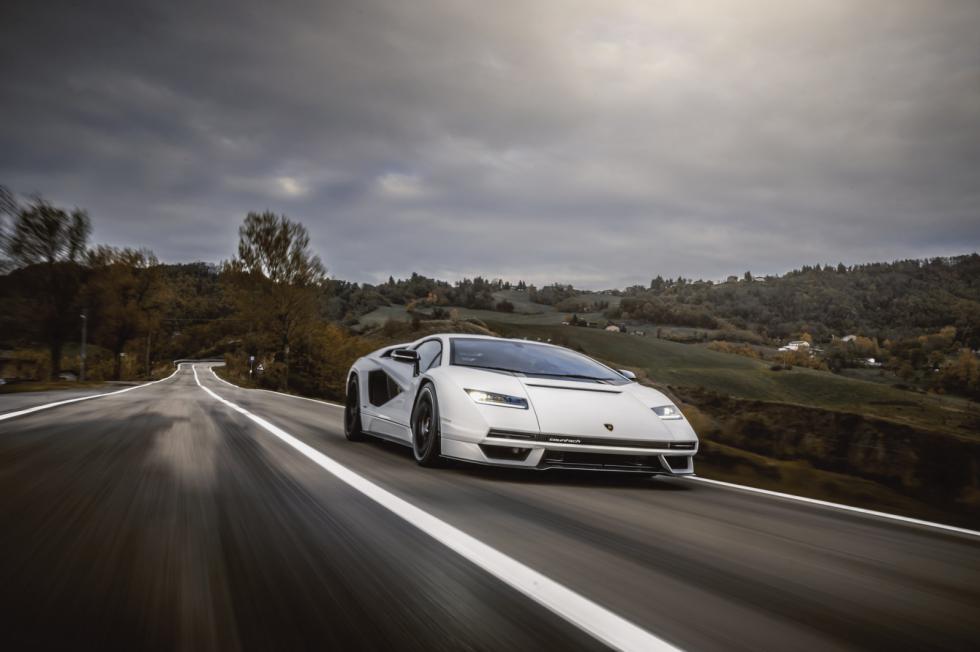 Με εκλεκτή παρέα η πρώτη εξόρμηση της νέας Lamborghini Countach