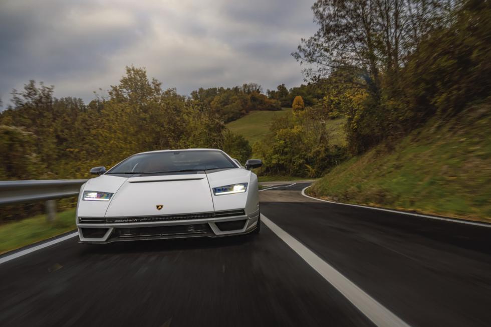 Με εκλεκτή παρέα η πρώτη εξόρμηση της νέας Lamborghini Countach