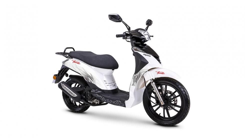 Daytona Trevis 125: Πρακτικό και οικονομικό με επίπεδο πάτωμα, μανιβέλλα και τιμή (ούτε) 2 χιλιάρικα