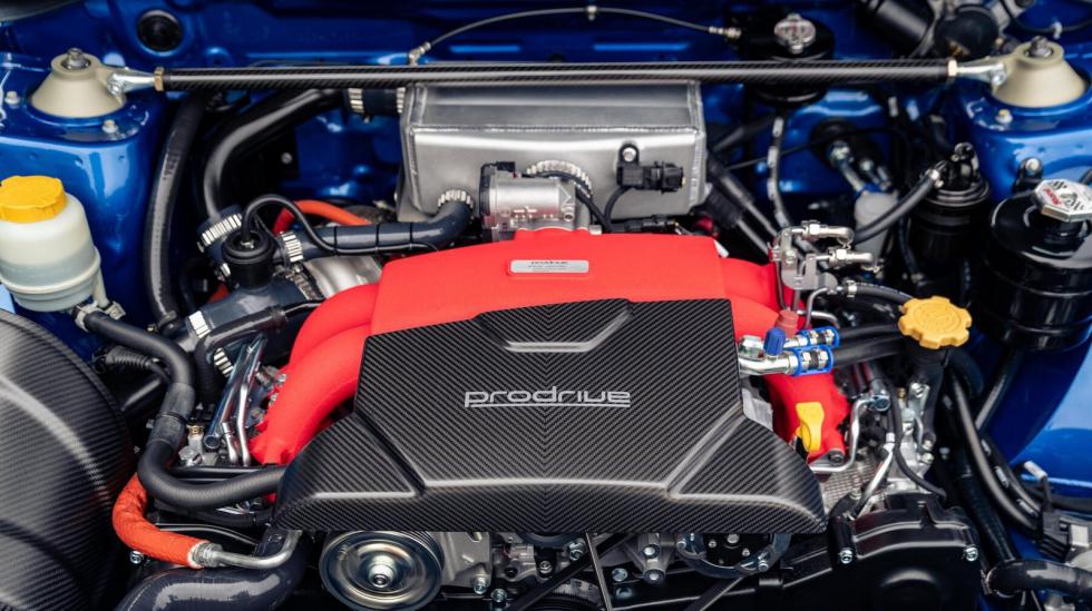 Η P25 διαθέτει τον δυομισάρη boxer turbo με απόδοση 450 ίππων.