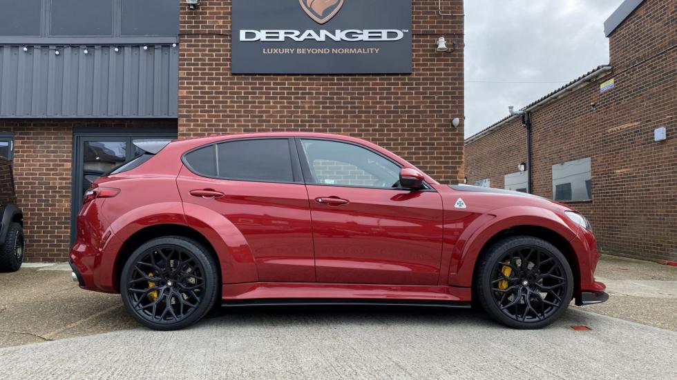 Η καλλονή Alfa Romeo Stelvio... «τουμπανιάστηκε»