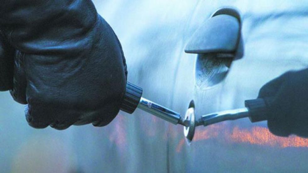 Συνελήφθη τριάδα που ξάφρισε 20 οχήματα στο Ηράκλειο