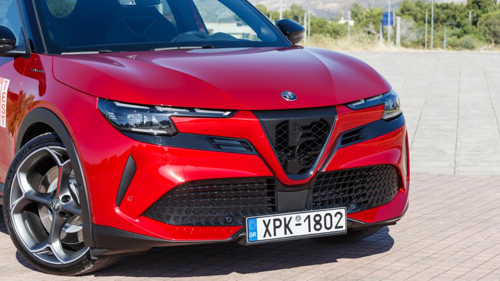 Δοκιμή: Alfa Romeo Junior Veloce | Ηλεκτρική αδρεναλίνη; Και όμως γίνεται! 