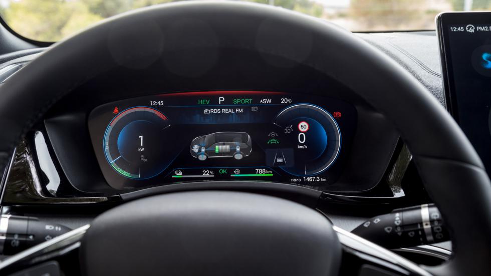 Δοκιμή: BYD Seal plug-in AWD με 324 PS | Καίει και βενζίνη