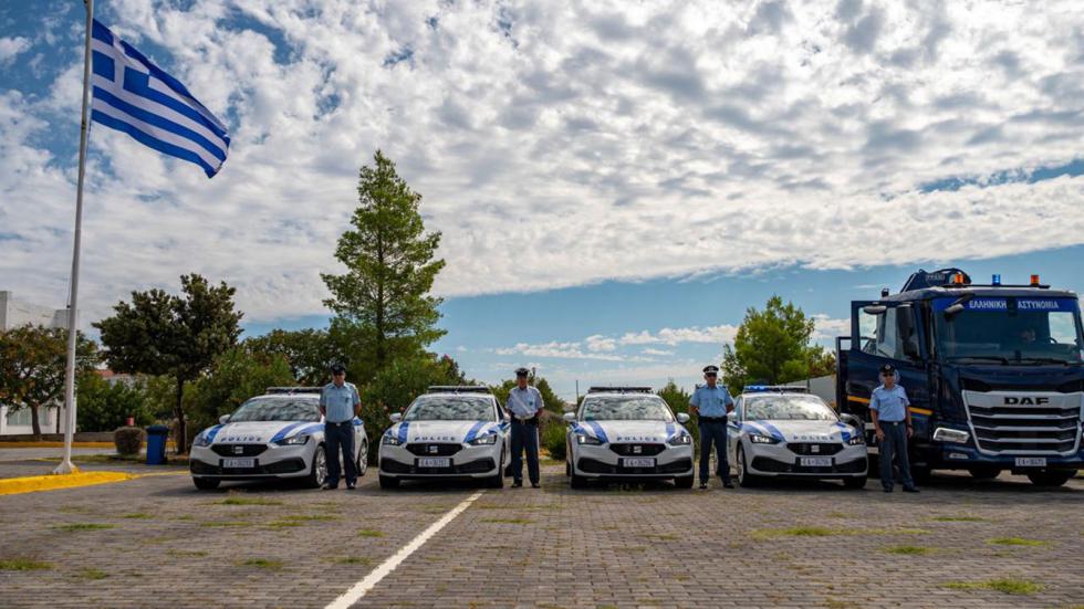 Το φορτηγό με υπερκατασκευή και γερανό τύπου «Fassi F455A2.24» είναι το πρώτο τέτοιου τύπου όχημα της ΕΛ.ΑΣ..