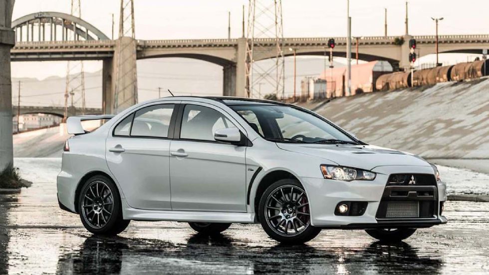 Το Lancer Evolution ποζάρει επί αμερικάνικου εδάφους ως Final Edition πλέον.