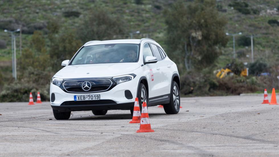 Elk Test: H ηλεκτρική Mercedes EQA στη δοκιμή αποφυγής κινδύνου