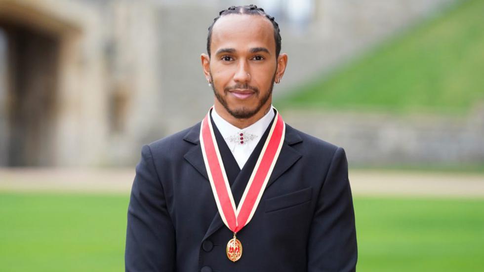 Χρίστηκε «Sir» και επίσημα ο Lewis Hamilton