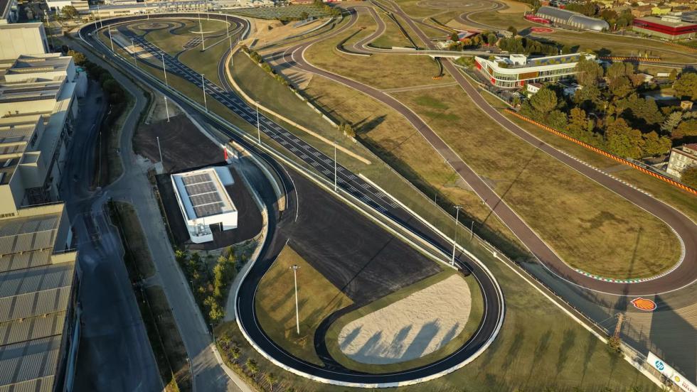 Η Ferrari αλλάζει πίστα: Η E-Vortex βάζει τέλος στο αγαπημένο θέαμα του Maranello