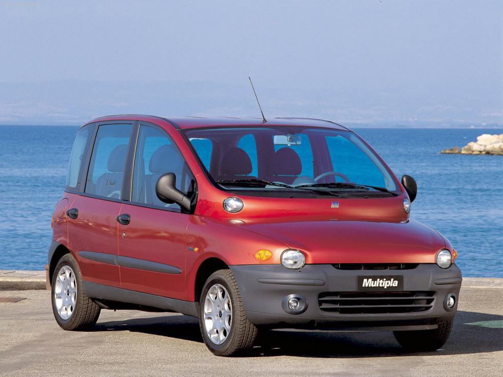 Το γνωστό σε όλους μας Fiat Multipla.