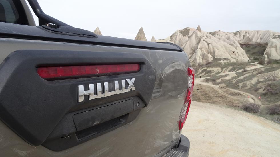 Οδηγούμε στην Καππαδοκία τα Toyota Hilux Hybrid 48V και GR Sport ΙΙ