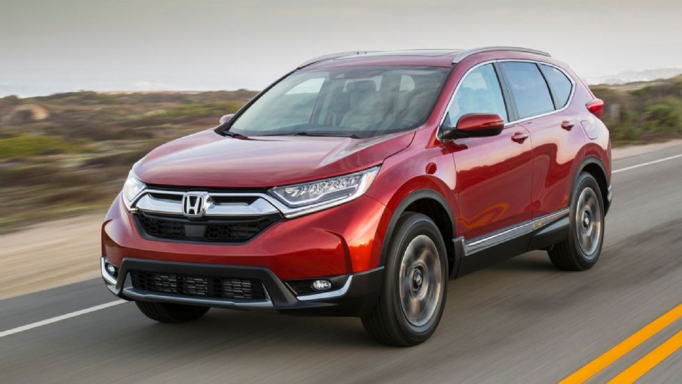 Το Honda CR-V έχει πιο ασφάλτινο οδηγικό χαρακτήρα και επιβλητική εμφάνιση.