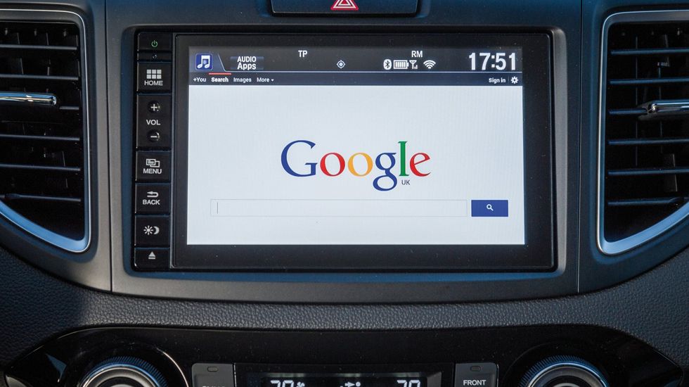 Το νέο σύστημα infotainment τρέχει με Android 4.0.4, γεγονός που του προσδίδει μεγάλες δυνατότητες, ενώ το καθιστά και εύχρηστο.