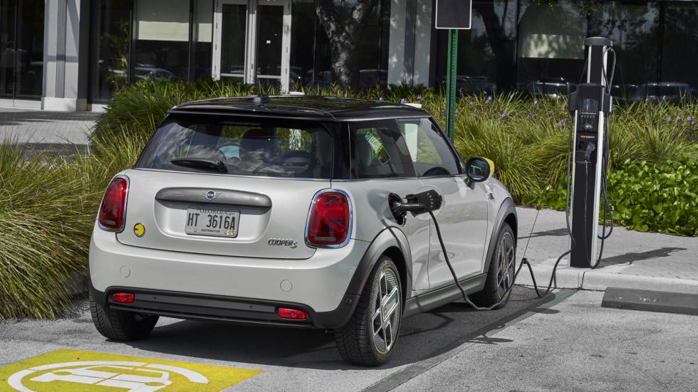 Honda e Vs Mini Cooper SE