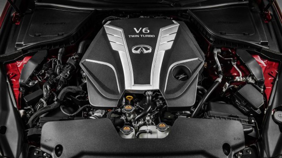 Με χωρητικότητα 3,0 λίτρων V6 και με την βοήθεια δυο turbo αποδίδει 400 ίππους, με την θηριώδη ροπή του να φτάνει τα 474 Nm. 