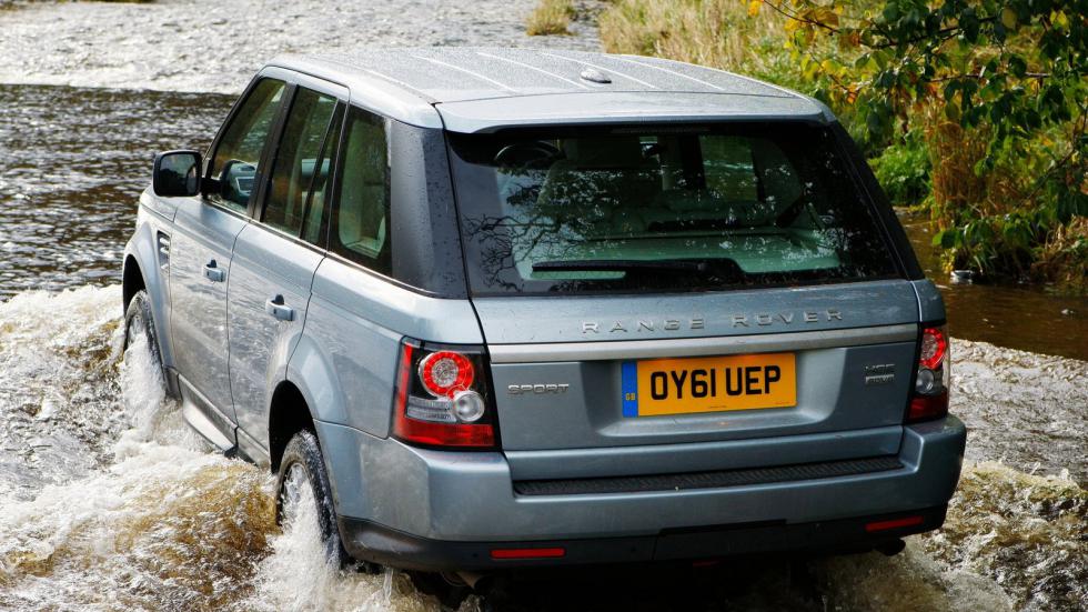 Ανάκληση 111.000+ μοντέλων Land Rover από την JLR