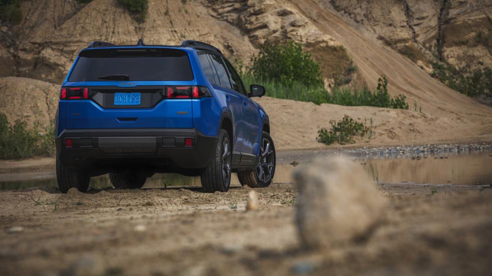 Jeep Cherokee 2026: Επιστροφή με πολυτέλεια και υβριδική τετρακίνηση
