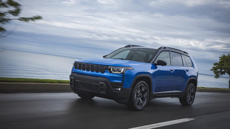 Jeep Cherokee 2026: Επιστροφή με πολυτέλεια και υβριδική τετρακίνηση