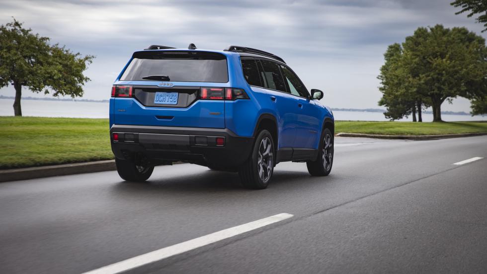 Jeep Cherokee 2026: Επιστροφή με πολυτέλεια και υβριδική τετρακίνηση