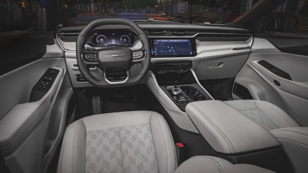 Jeep Cherokee 2026: Επιστροφή με πολυτέλεια και υβριδική τετρακίνηση