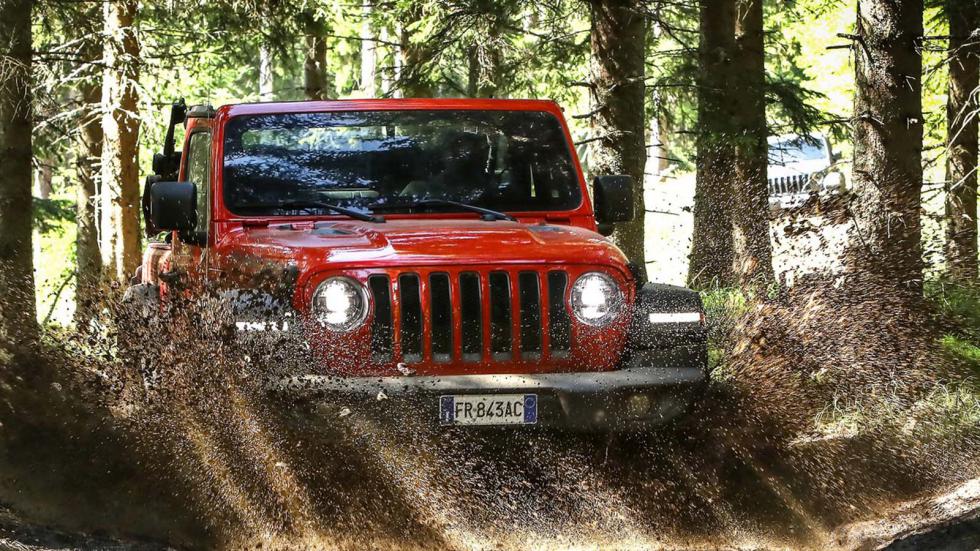 Το Jeep Wrangler στο φυσικό του περιβάλλον.