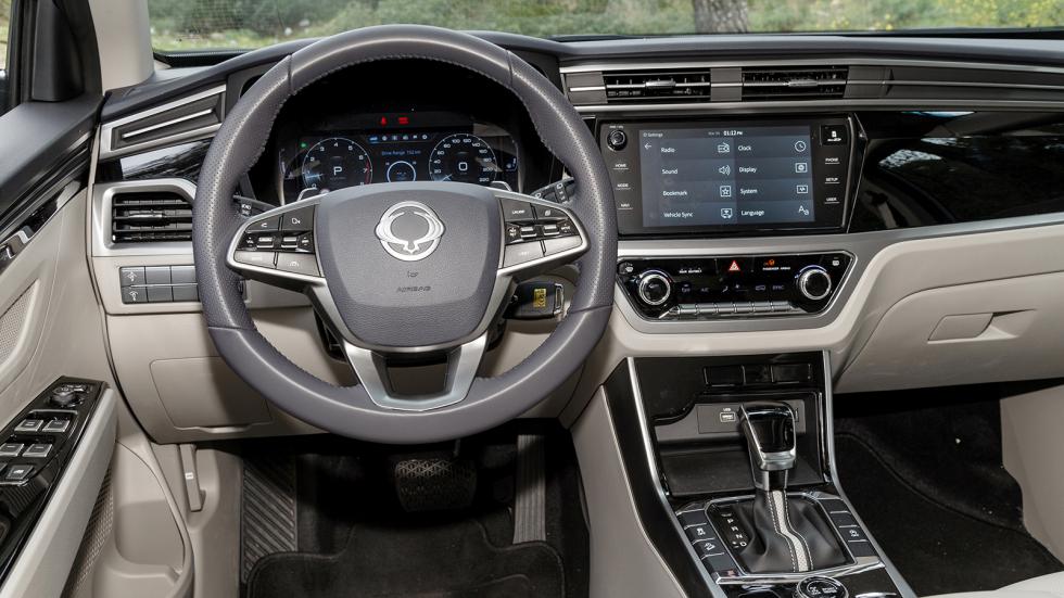 H γκάμα του KGM Korando. Σε 8 εκδόσεις από 25.490 έως 31.490 ευρώ.