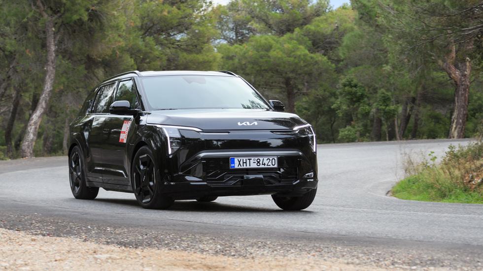 Το Kia EV3 προσφέρεται μέσω του προγράμματος Kia Leasing με δόση 295 ευρώ μήνα. 