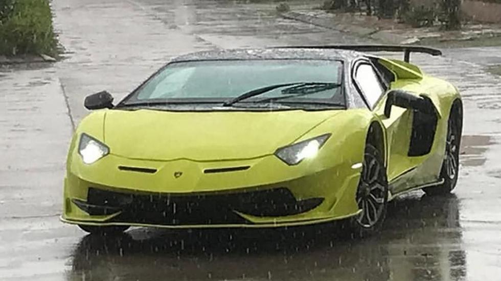 Ηοnda Civic μεταμορφώθηκε σε Aventador SVJ