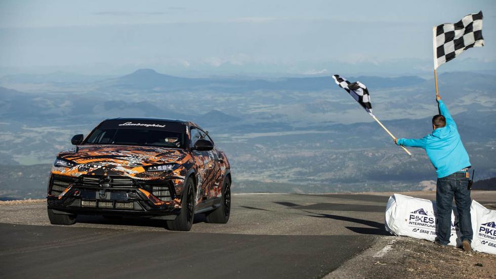 Η Lamborghini Urus είναι πλέον το πιο γρήγορο SUV στο Pikes Peak