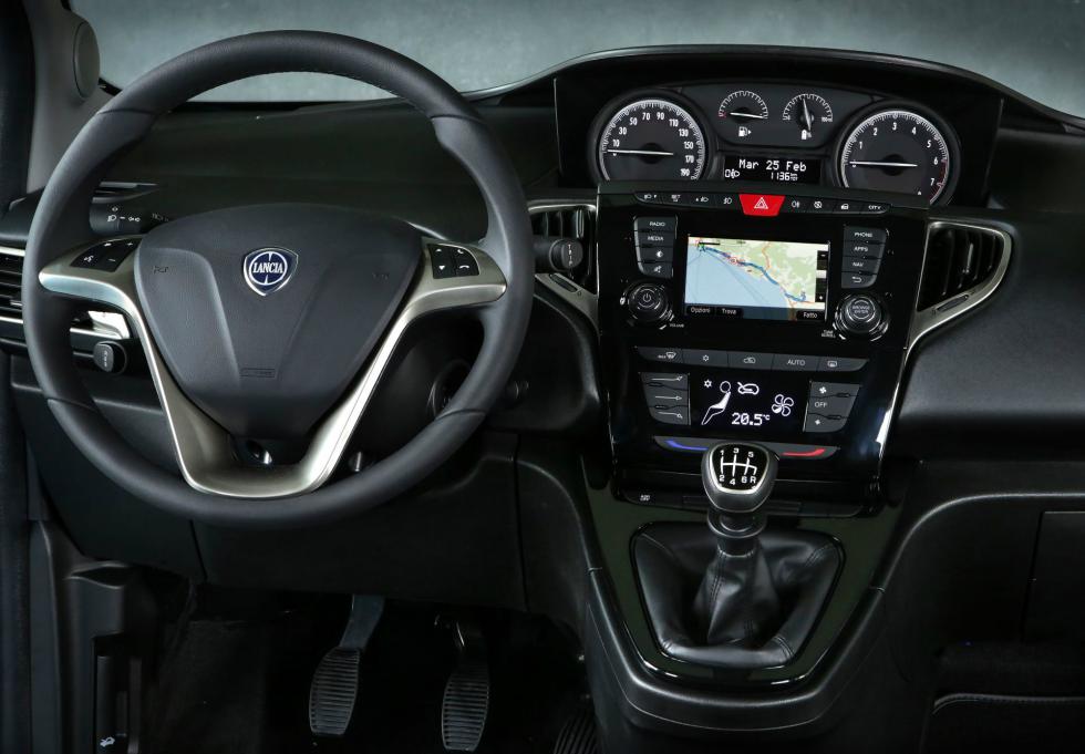 Νέα υβριδική Lancia Ypsilon Hybrid EcoChic