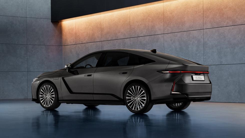 Παρουσιάστηκε για την Ευρώπη το νέο Lexus ES