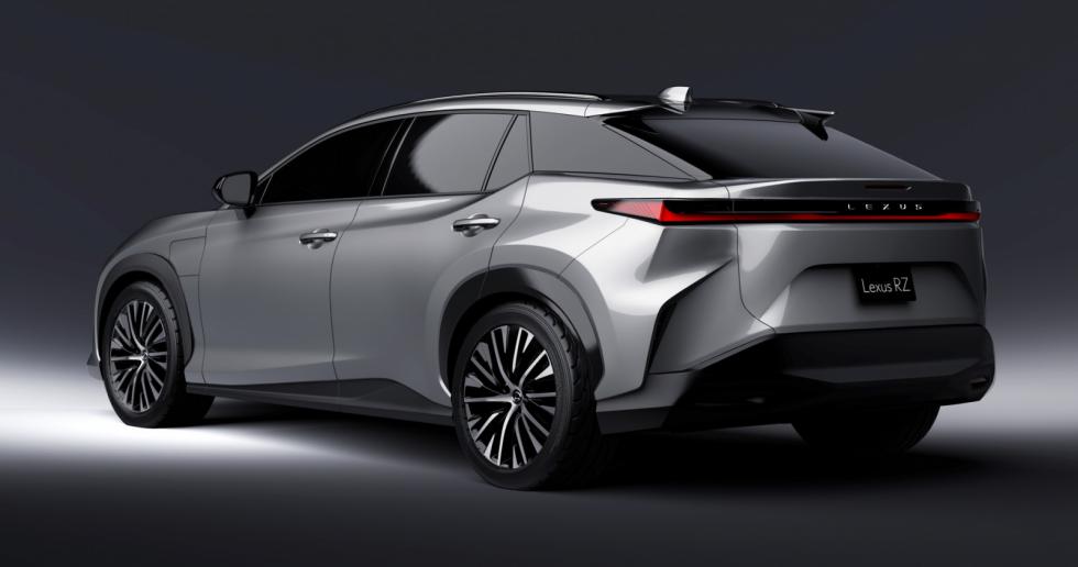 Η Lexus προσέφερε μία καλύτερη ματιά στο RZ 450e