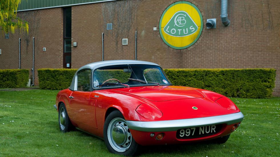 Η Lotus Elan κατασκευάστηκε από το 1962 έως το 1975.
