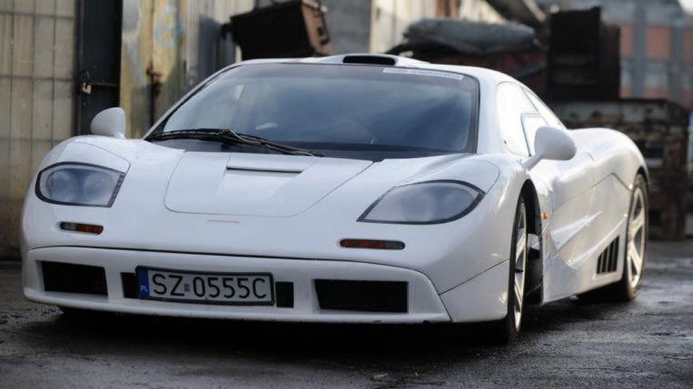 Ένας Πολωνός fan της McLaren και της F1 κάθισε και κατασκεύασε μια ρεπλίκα του εν λόγω supercar, χρησιμοποιώντας τα ίδια υλικά που έχει τοποθετήσει και η McLaren στο μοντέλο της.