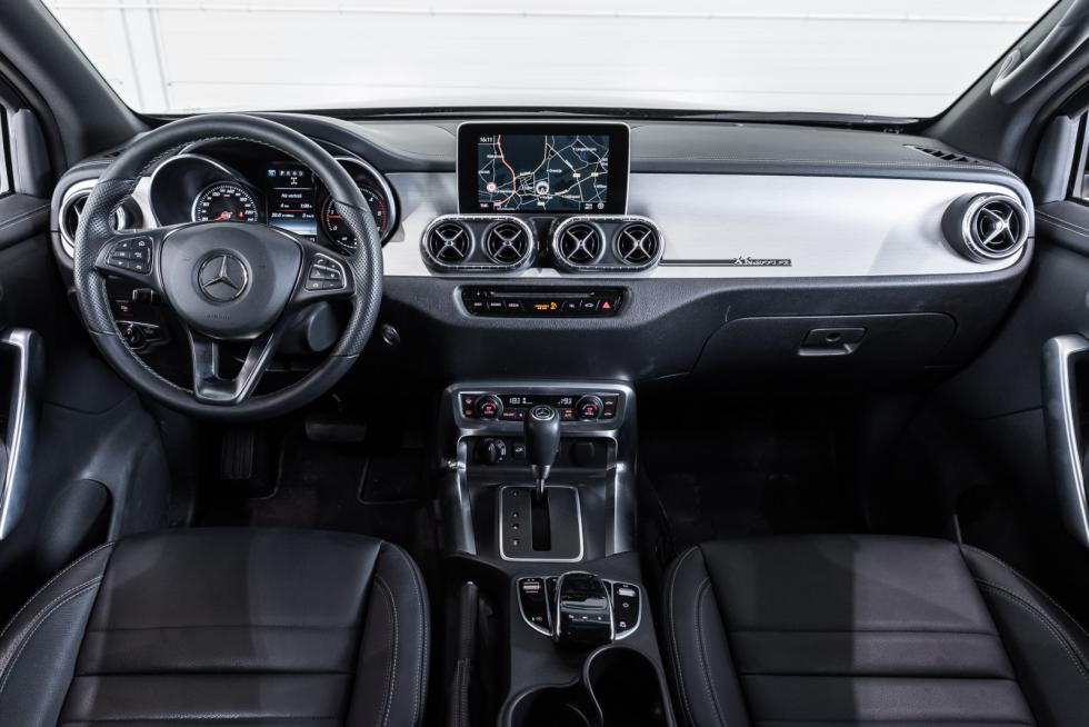 Η θηριώδης Mercedes X-Class με τους 6 τροχούς