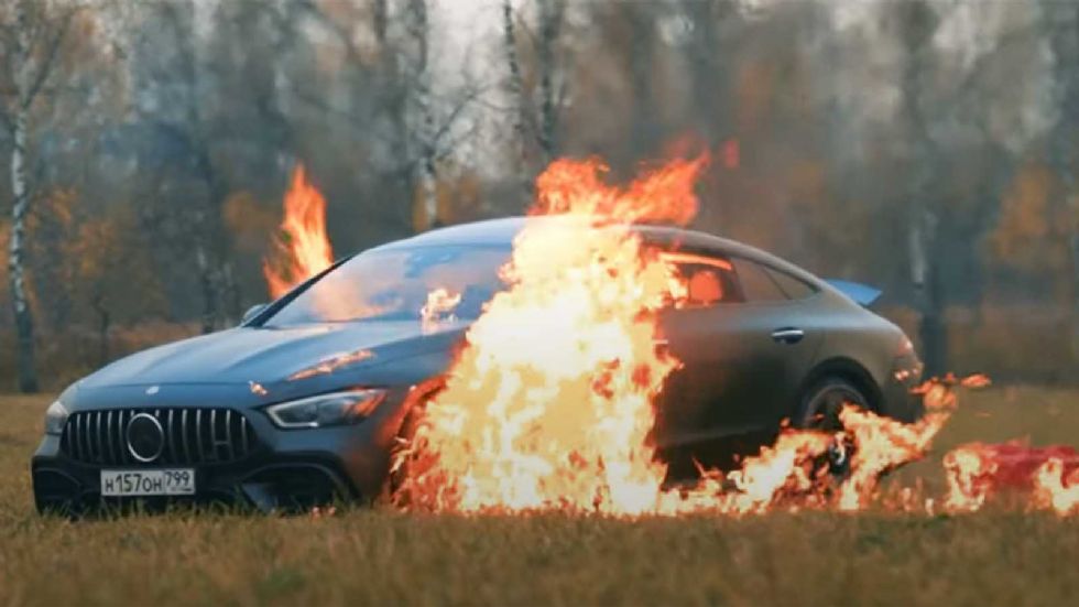 Ρώσος πυρπόλησε Mercedes-AMG GT 63 S (+vid)