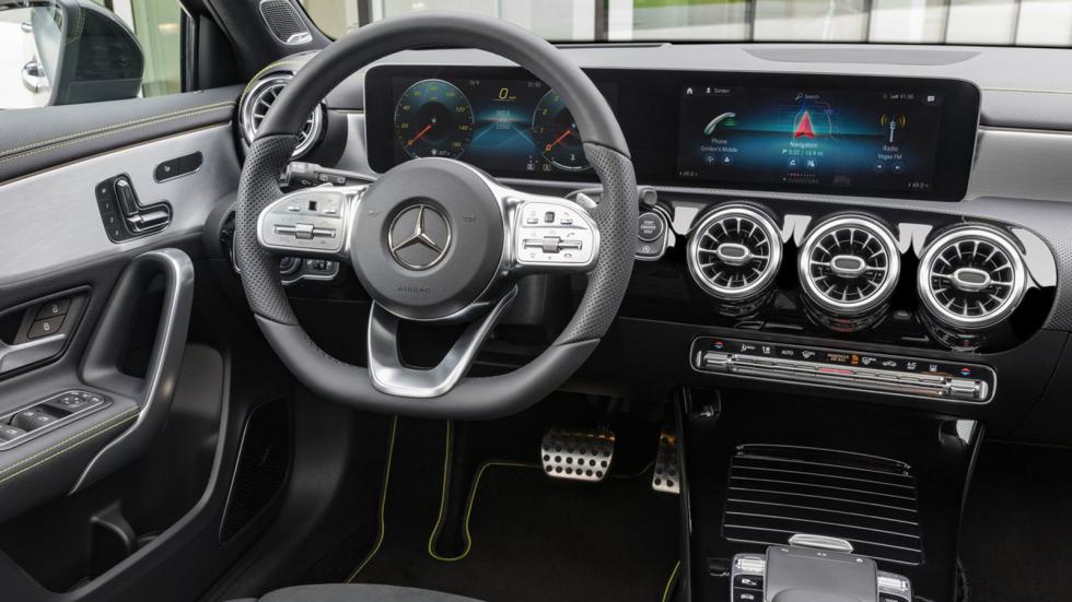 Mercedes A-Class: Βενζίνη και 1.500 ευρώ στην τσέπη ή diesel; 