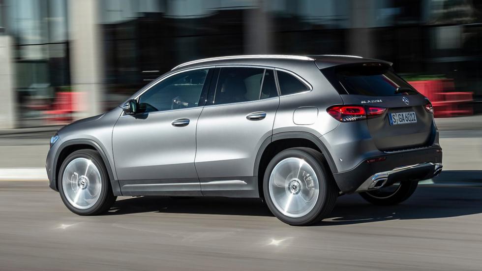 Τι προσφέρει η «βασική» Mercedes GLA των 34.950 ευρώ;