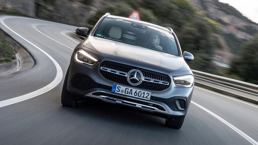 Τι προσφέρει η «βασική» Mercedes GLA των 34.950 ευρώ;